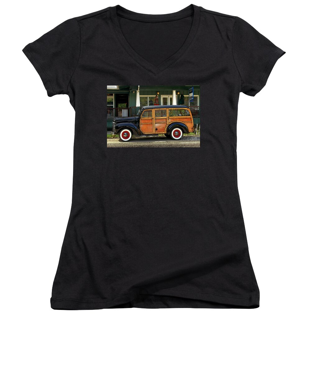 Classic Car Women's V-Neck featuring the photograph Hawaiian Woody by James Eddy