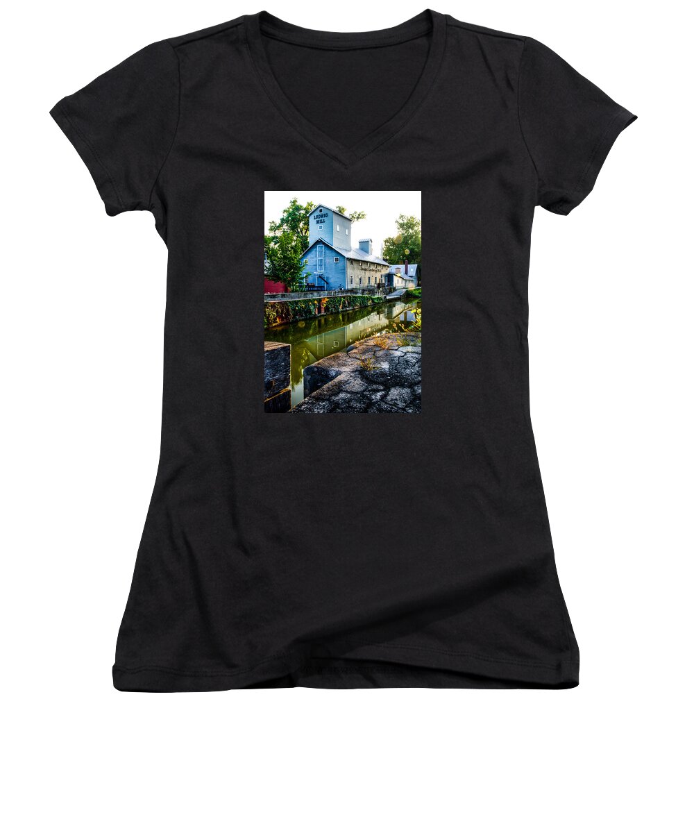 Isaac Ludwigl Women's V-Neck featuring the photograph Isaac Ludwig Mill by Michael Arend