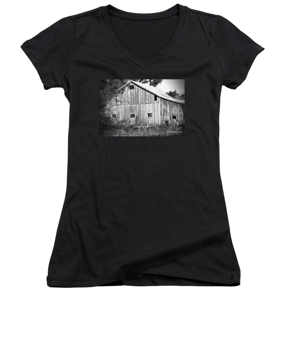 Barn Women's V-Neck featuring the photograph Old Barn by Karen Adams