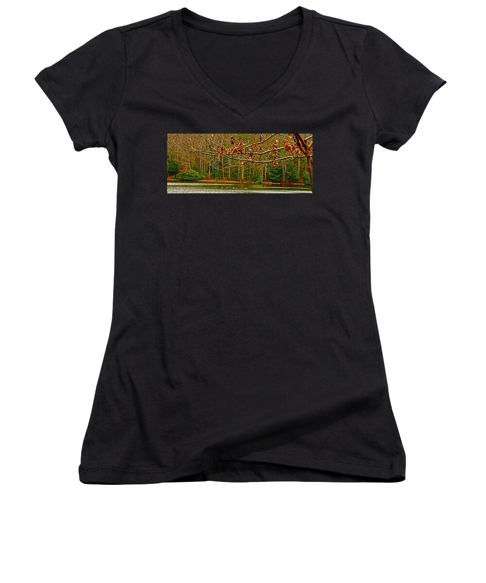 Pumping Station Women's V-Neck featuring the photograph Rain at the Pumpie by Jeff Kurtz