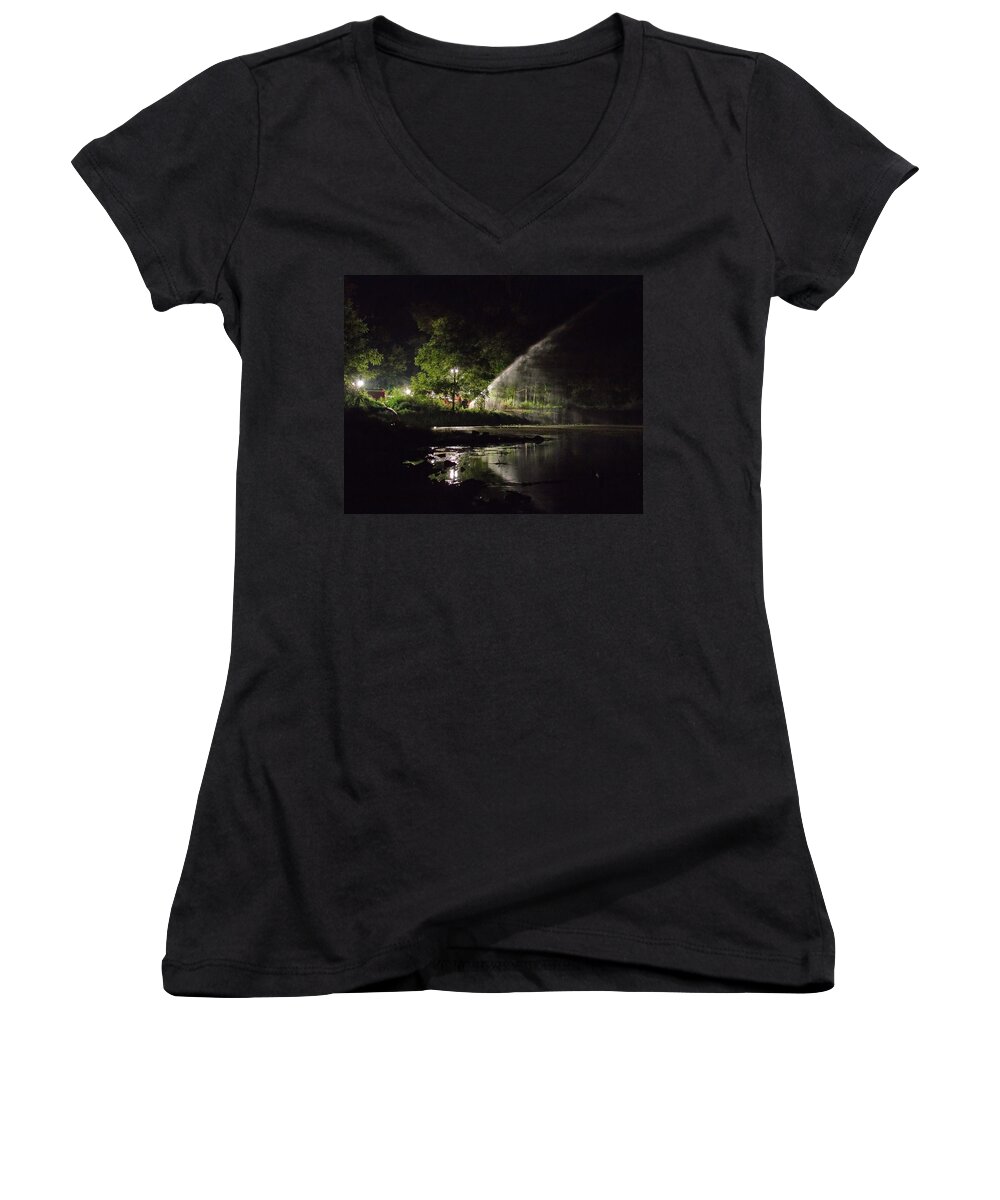 Fire Women's V-Neck featuring the photograph Recycling by Leeon Photo