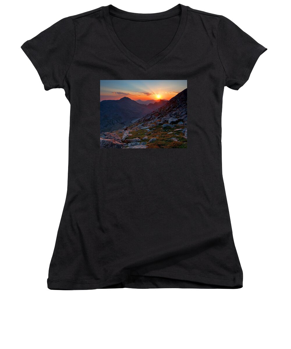 Mt. Evans Artwork Sunset Photograph Women's V-Neck featuring the photograph Remember the Day by Jim Garrison