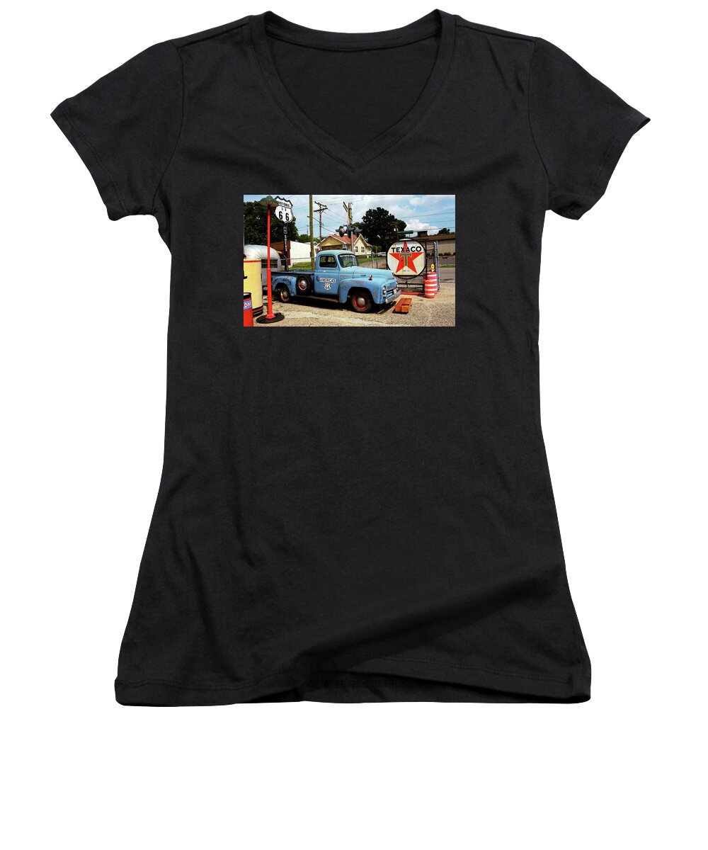 66 Women's V-Neck featuring the photograph Route 66 - Gas Station with Watercolor Effect by Frank Romeo