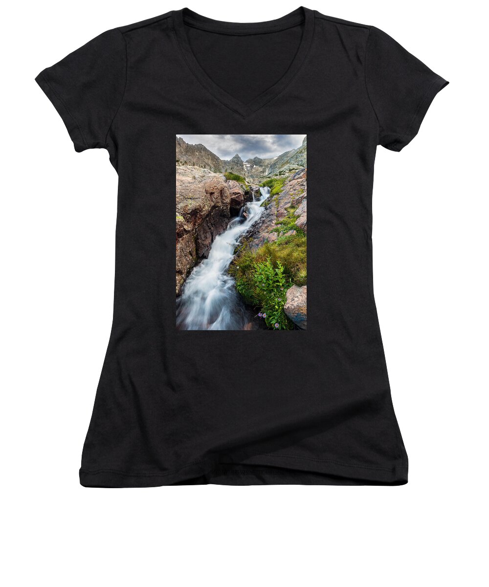 Landscape Women's V-Neck featuring the photograph Rushing Thru by Steven Reed