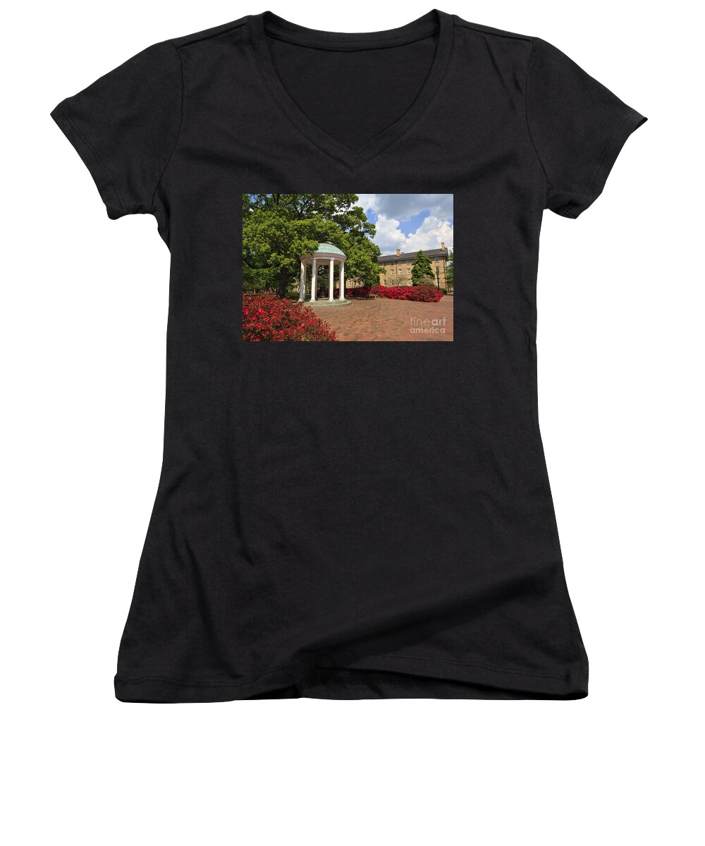 The Old Well Women's V-Neck featuring the photograph The Old Well at Chapel Hill Campus by Jill Lang
