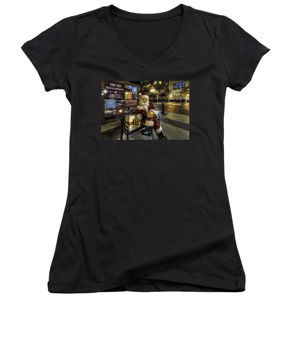 Photo Team Women's V-Neck featuring the photograph Waiting on Christmas in Sugar Land by David Morefield