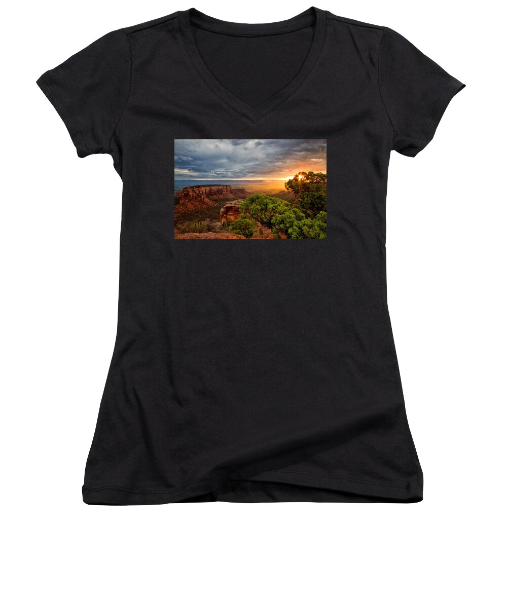 Colorado National Monument Women's V-Neck featuring the photograph Warm Glow on the Monument by Ronda Kimbrow