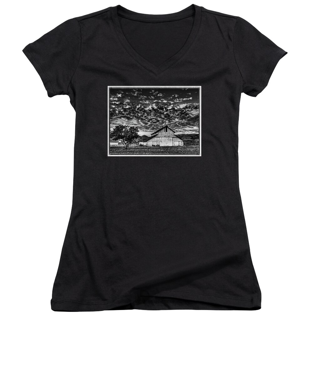 Barn Women's V-Neck featuring the photograph Barn at Sunset by Beth Sargent