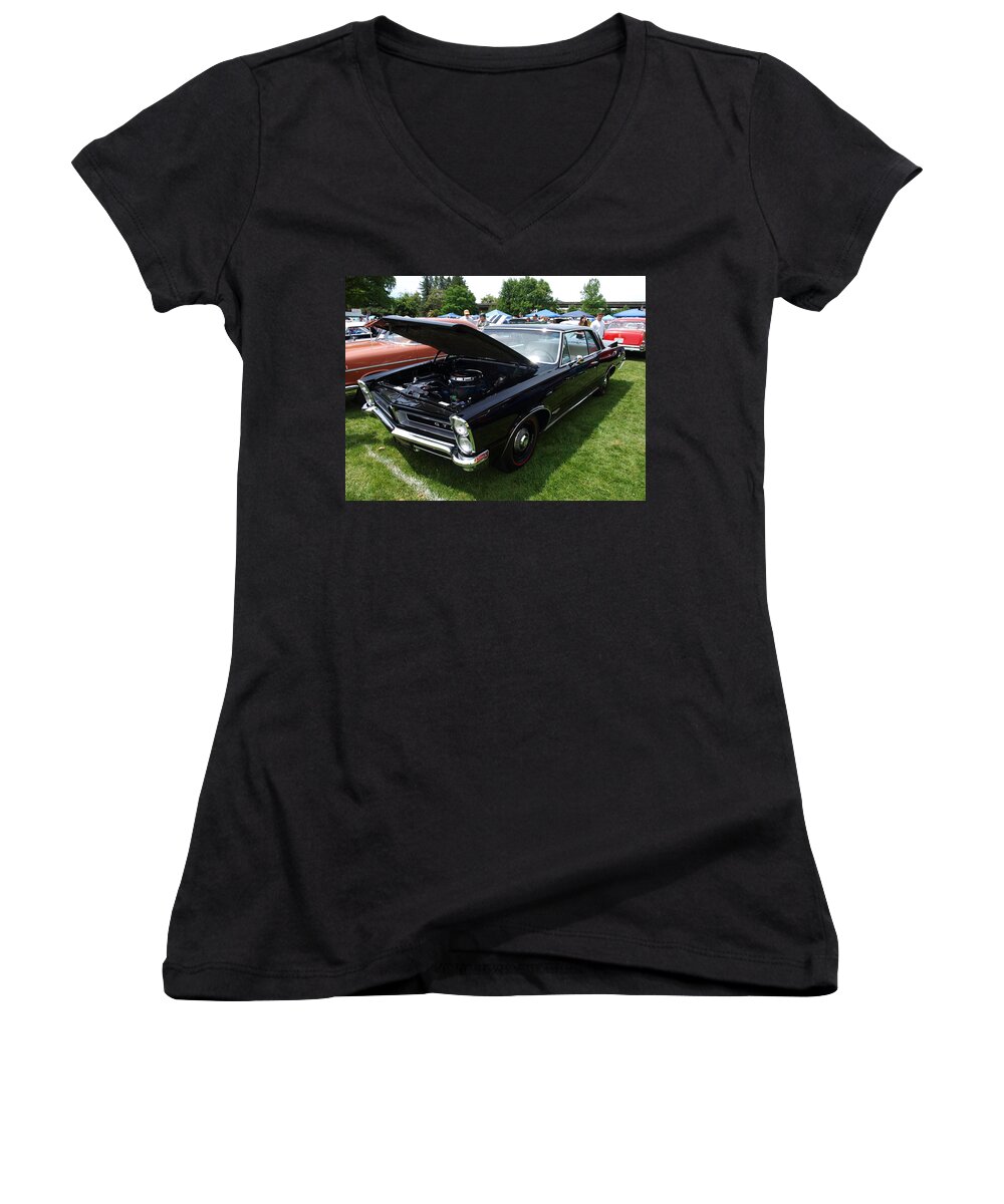 Car Women's V-Neck featuring the photograph GTO by Teri Schuster