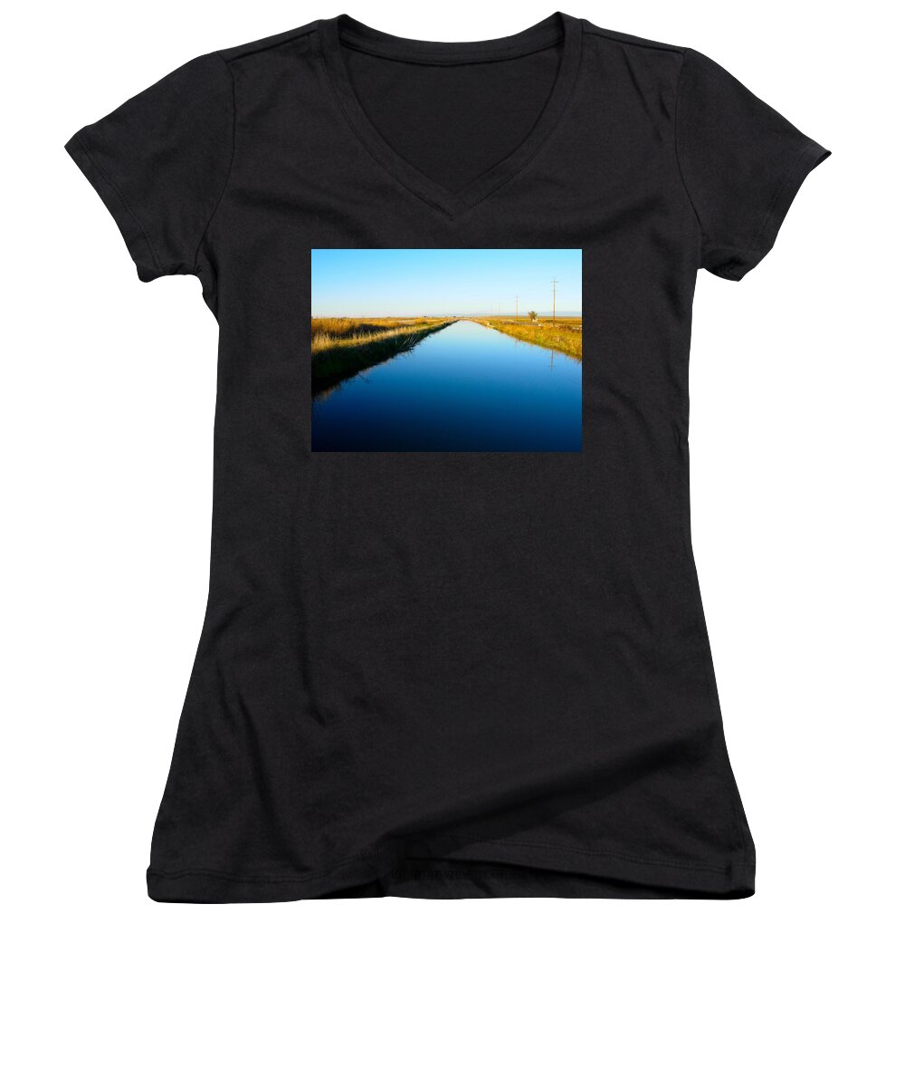 California Women's V-Neck featuring the photograph Biggs Canal by Suzanne Lorenz