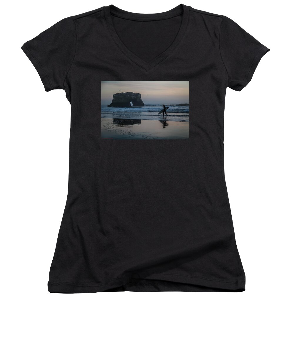 Surf Women's V-Neck featuring the photograph After the set by Lora Lee Chapman