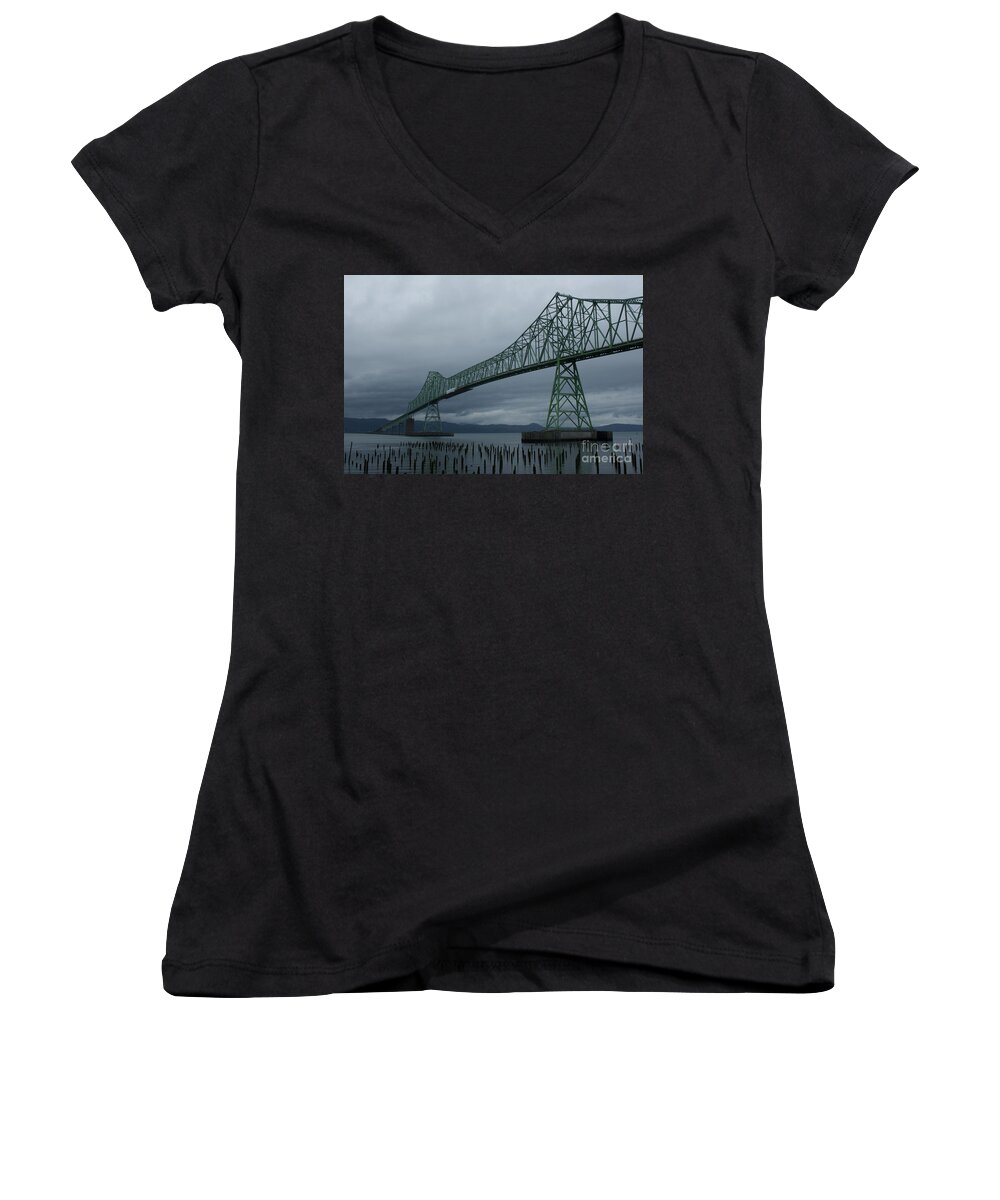 Bridge Women's V-Neck featuring the photograph Astoria Bridge by Suzanne Lorenz