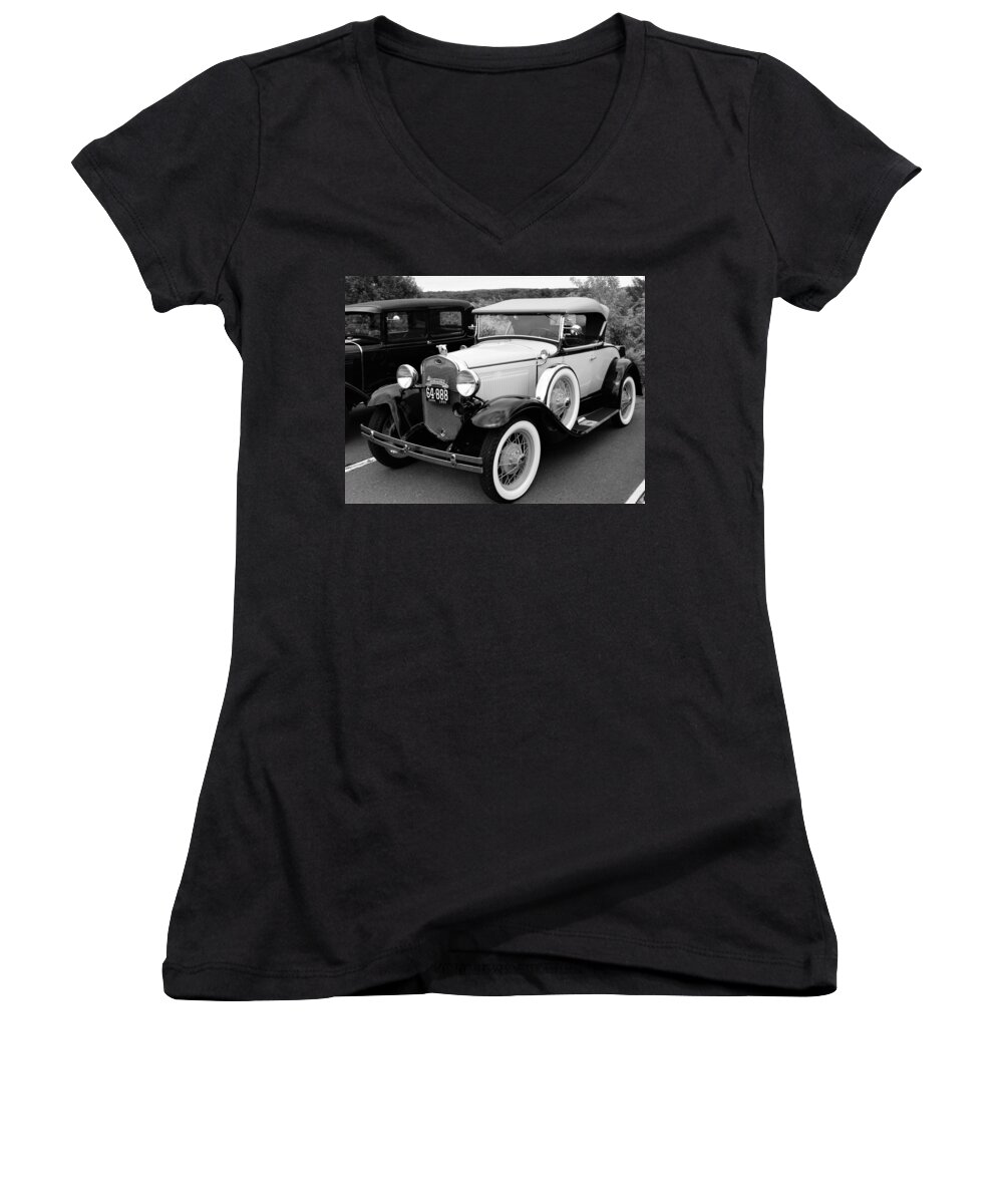 Cars Women's V-Neck featuring the photograph Back in Time by Charles HALL