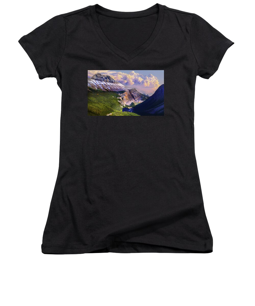  Women's V-Neck featuring the photograph Big Bend by John Poon