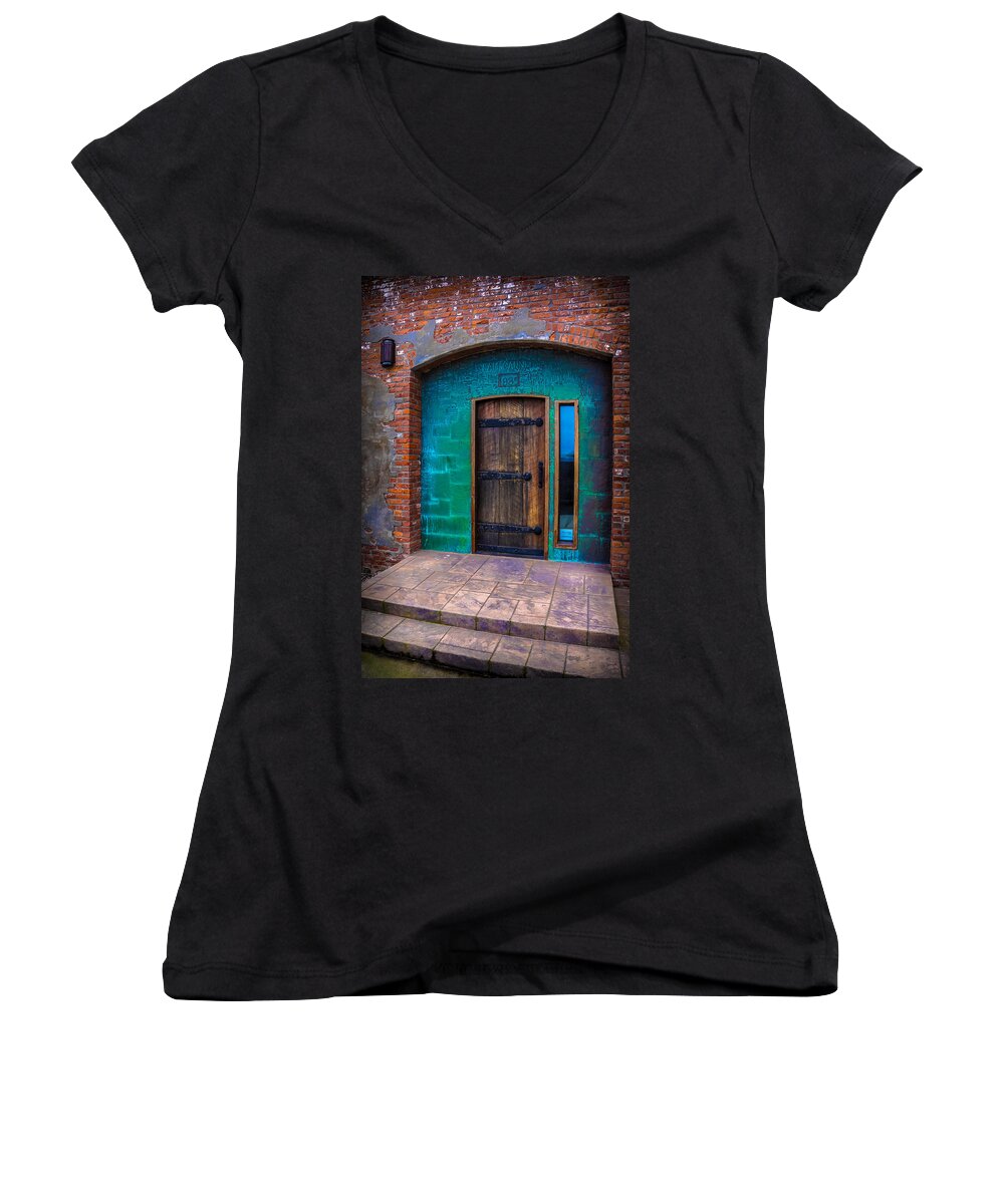 Clam Cannery Women's V-Neck featuring the photograph Clam Cannery Door by Ronda Broatch