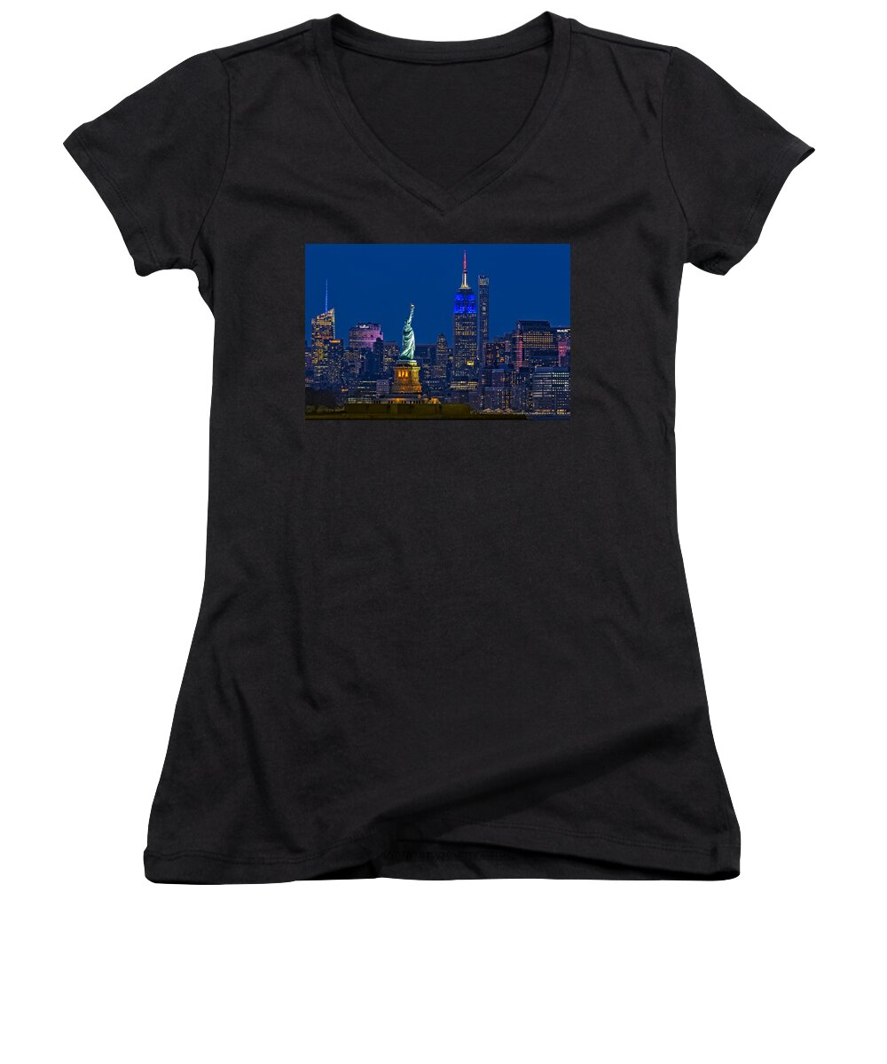 Statue Of Liberty Women's V-Neck featuring the photograph Empire State And Statue Of Liberty II by Susan Candelario