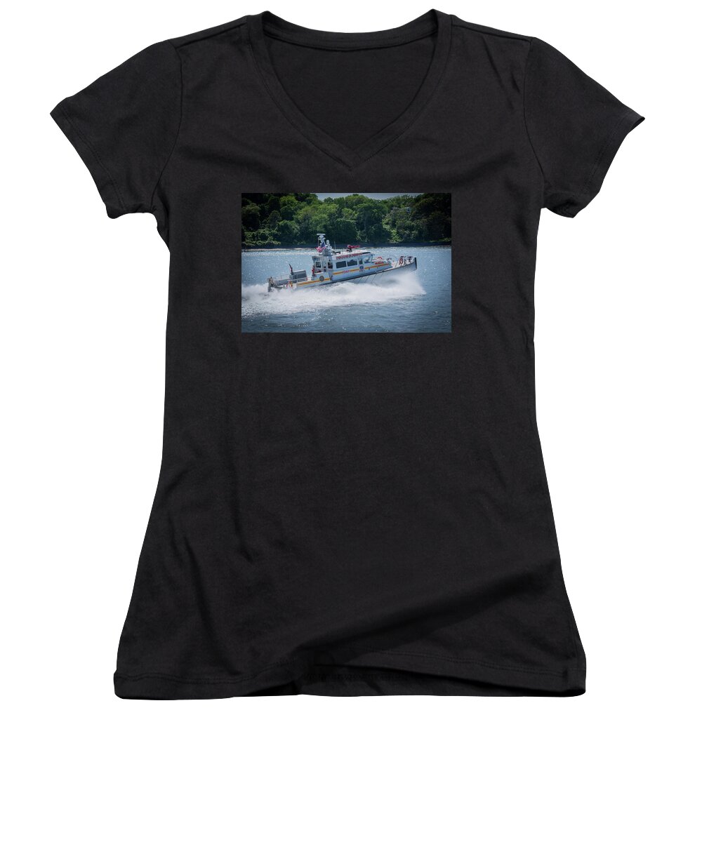 Fireboat Women's V-Neck featuring the photograph FDNY fire boat by Kenneth Cole