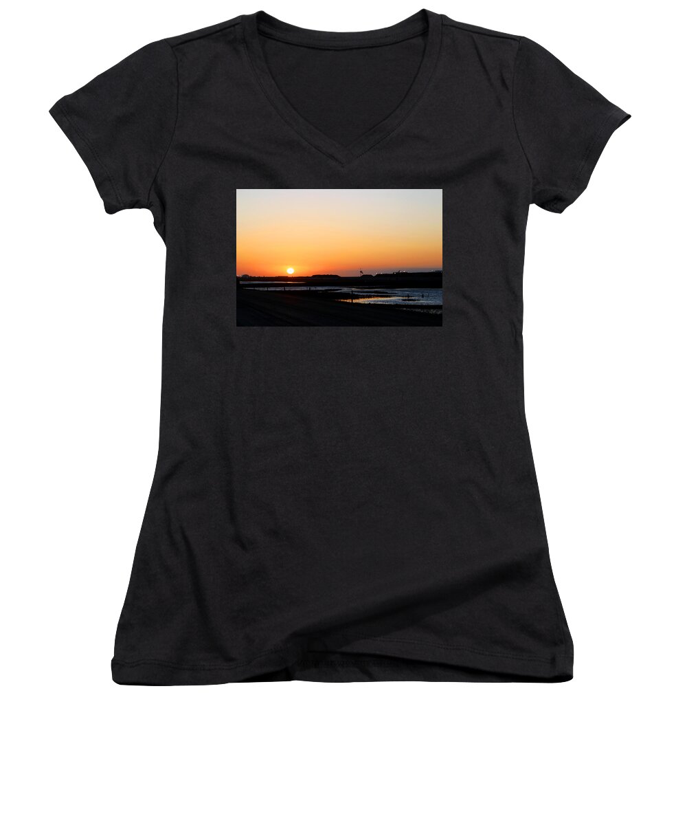 Landscape Women's V-Neck featuring the photograph Greater Prudhoe Bay Sunrise by Anthony Jones