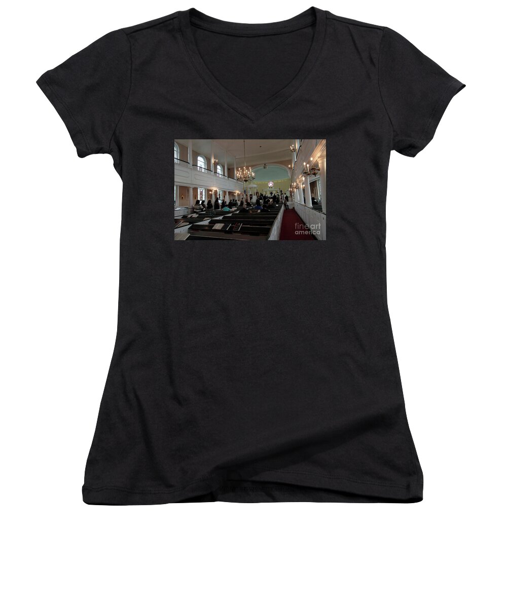St. Georges Church Episcopal-anglican(1735) Hempstead Women's V-Neck featuring the photograph Inside the S. Georges Church Episcopal Anglican by Steven Spak