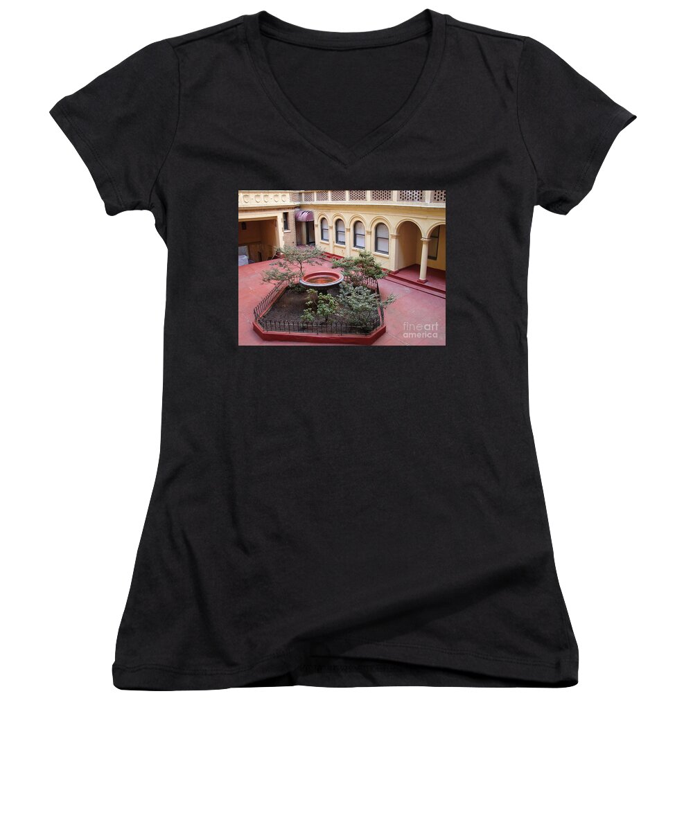 Isham Gardens Women's V-Neck featuring the photograph Isham Gardens by Cole Thompson