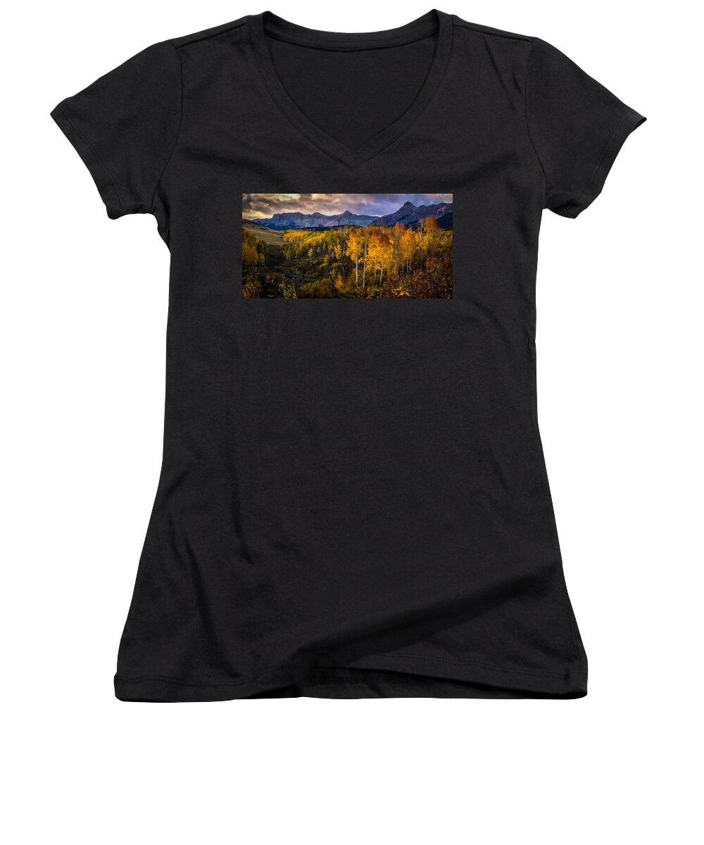 Last Dollar Rd Women's V-Neck featuring the photograph Last Dollar by Ryan Smith