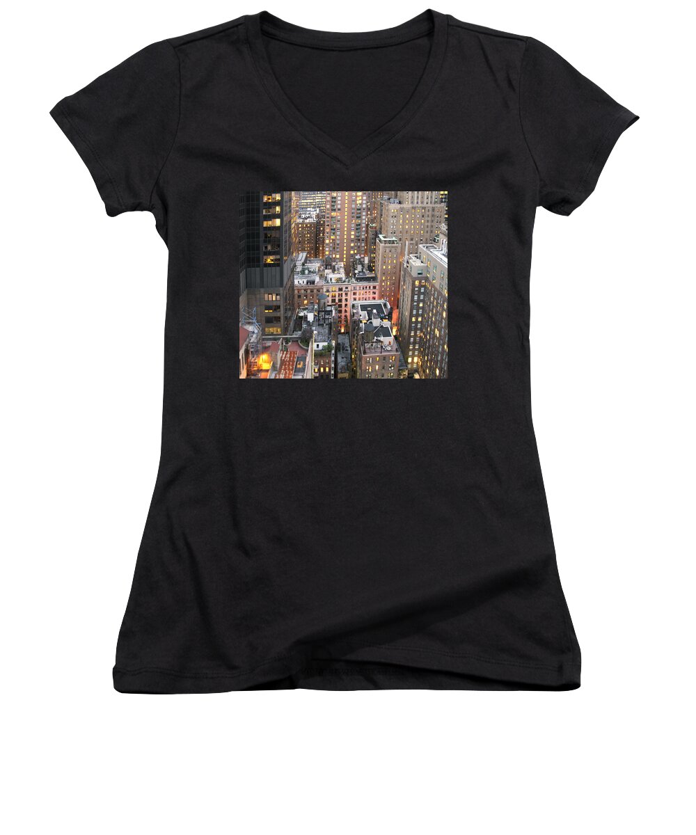 Skyline Women's V-Neck featuring the photograph Manhattan at Dusk by Bob Slitzan
