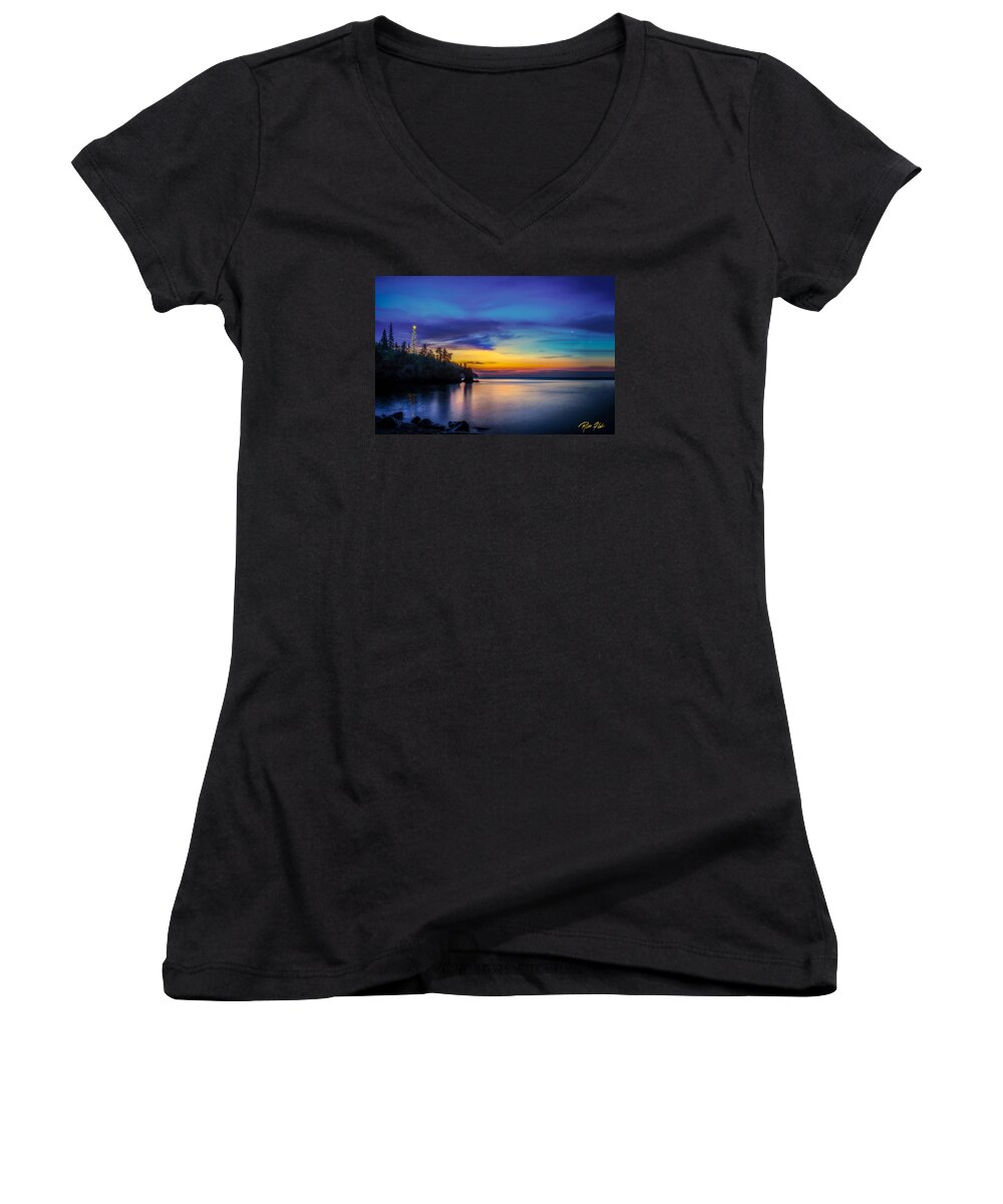 Arch Women's V-Neck featuring the photograph North Shore Christmas by Rikk Flohr