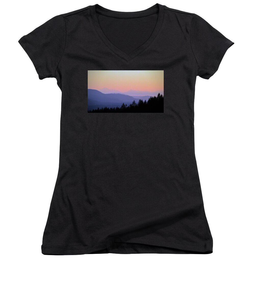 Landscape Women's V-Neck featuring the photograph Olympic Silhouette by Brian O'Kelly