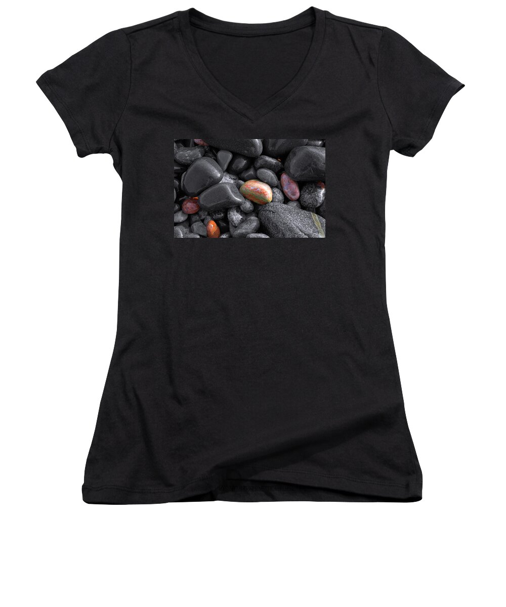  Lake Superior Women's V-Neck featuring the photograph Pebble Jewels  by Doug Gibbons