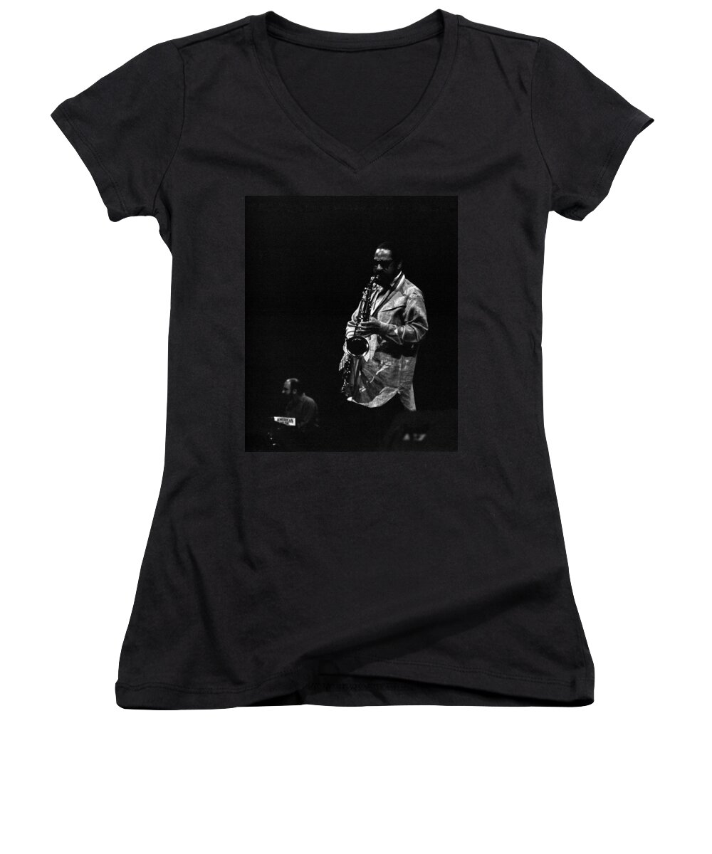 Jazz Women's V-Neck featuring the photograph Sonny Rollins by Lee Santa