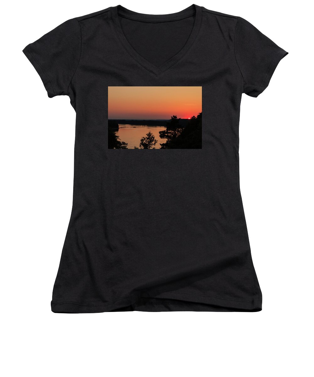 Missouri Women's V-Neck featuring the photograph Sunset on the Missouri River by Joni Eskridge