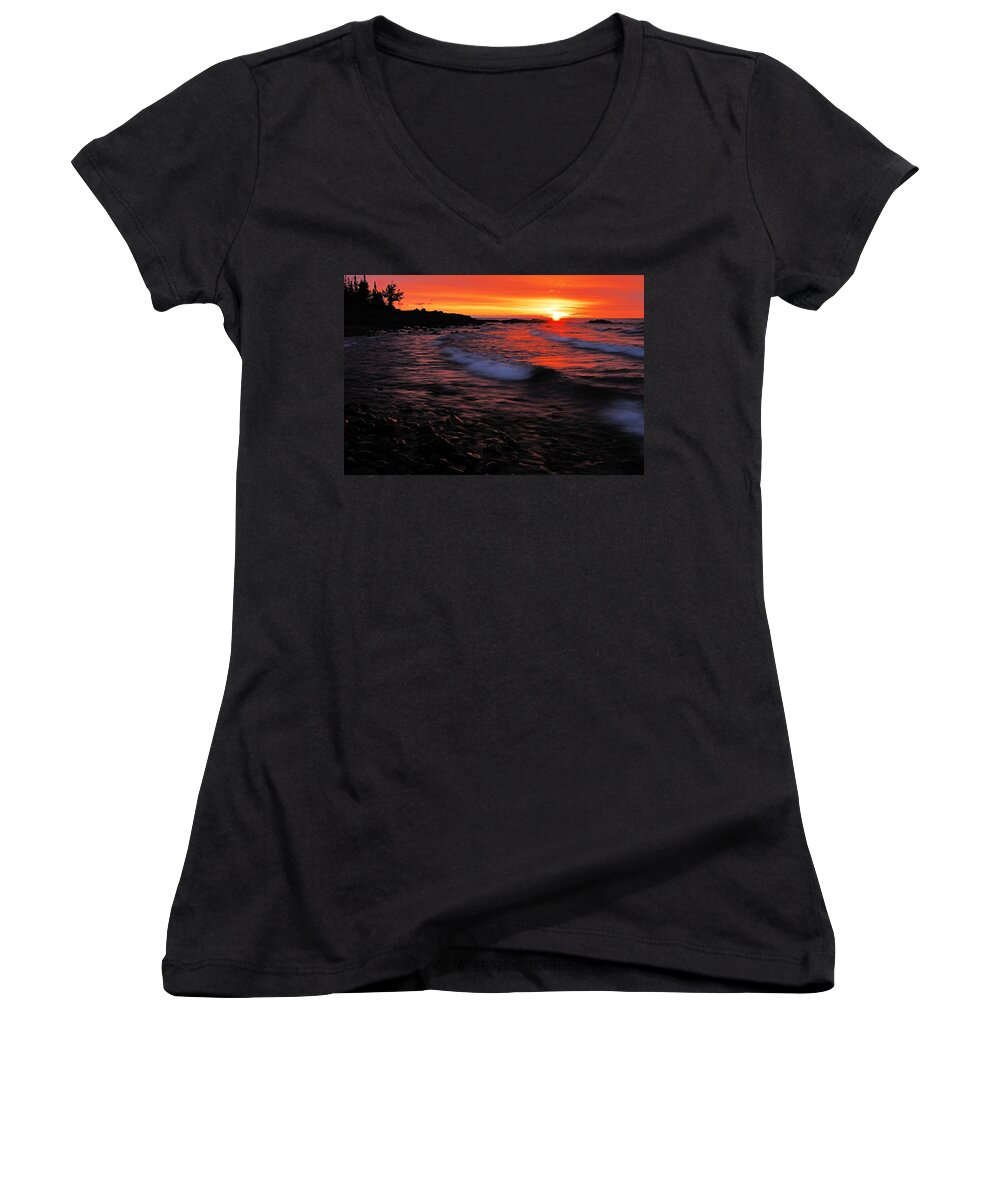 Split Rock Lighthouse State Park Women's V-Neck featuring the photograph Superior Sunrise 2 by Larry Ricker