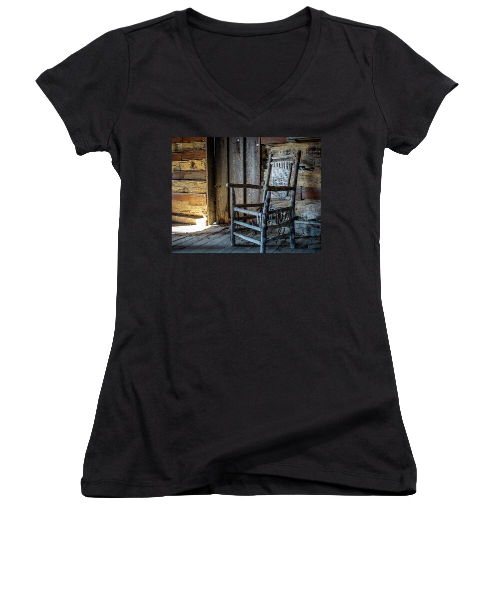Old Women's V-Neck featuring the photograph Thacker Cabin Chair by Susie Weaver