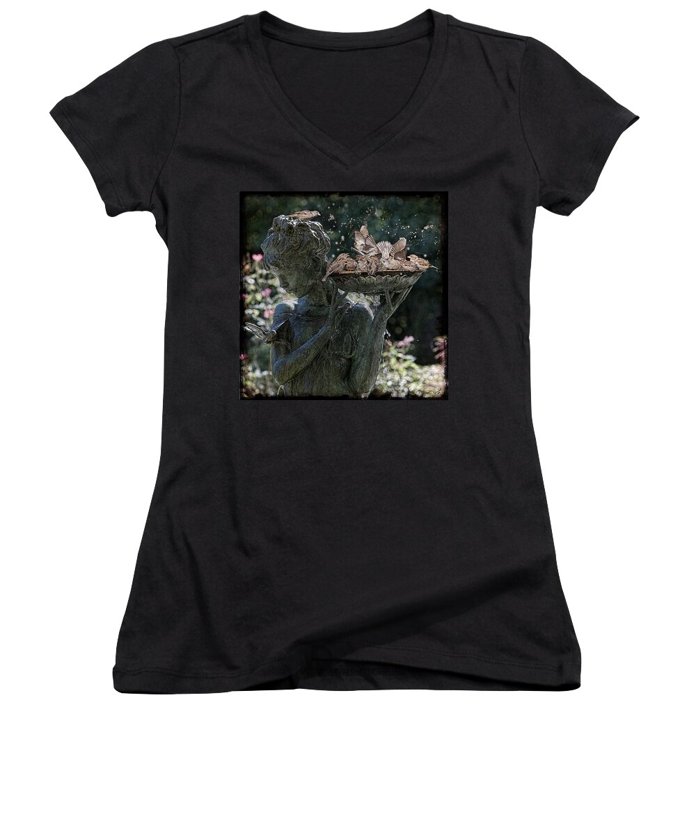 Bird Women's V-Neck featuring the photograph The Bird Bath by Chris Lord
