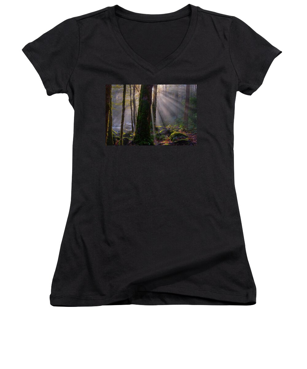 Fall Colors And Waterfall Women's V-Neck featuring the photograph Morning Rays by Johnny Boyd
