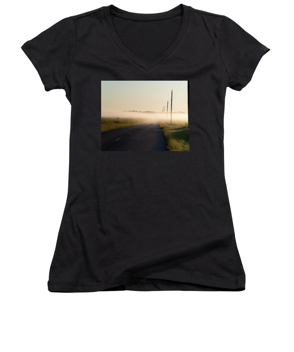 Fog Women's V-Neck featuring the photograph Morning mist by William Dickman