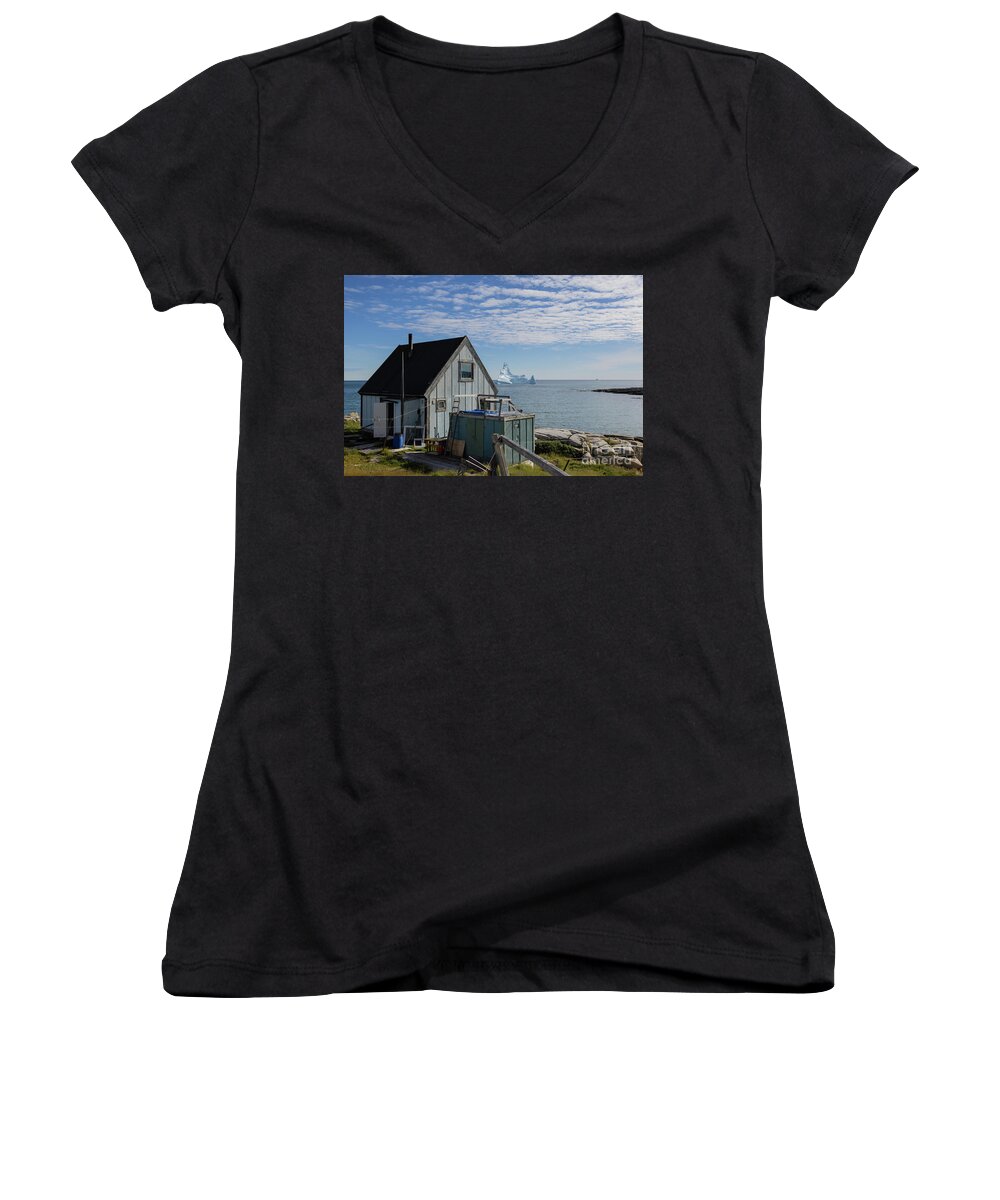 House Women's V-Neck featuring the photograph Morning Serenity by Eva Lechner