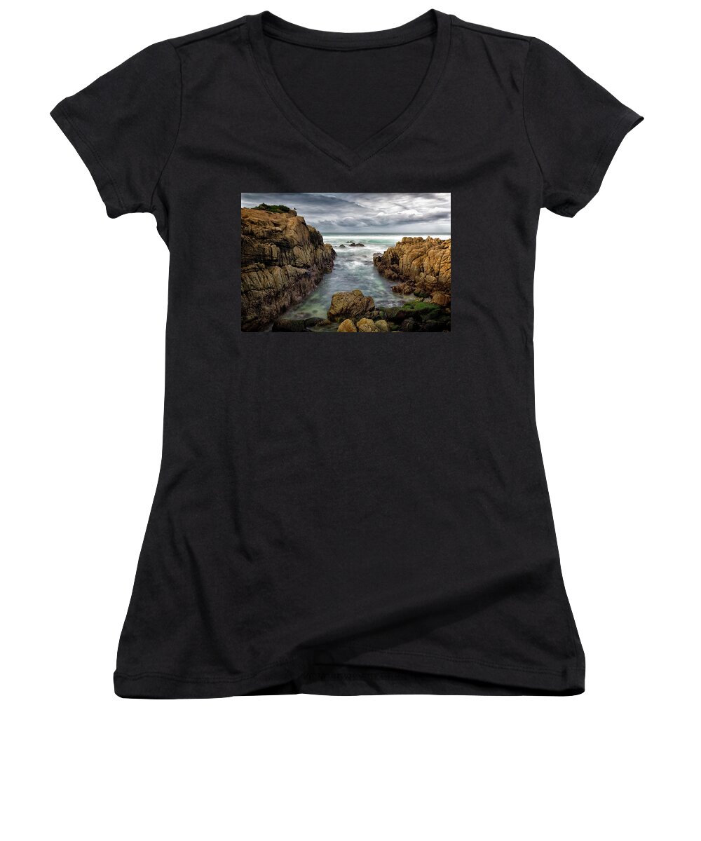 Seascape Women's V-Neck featuring the photograph Out to Sea by Jason Roberts