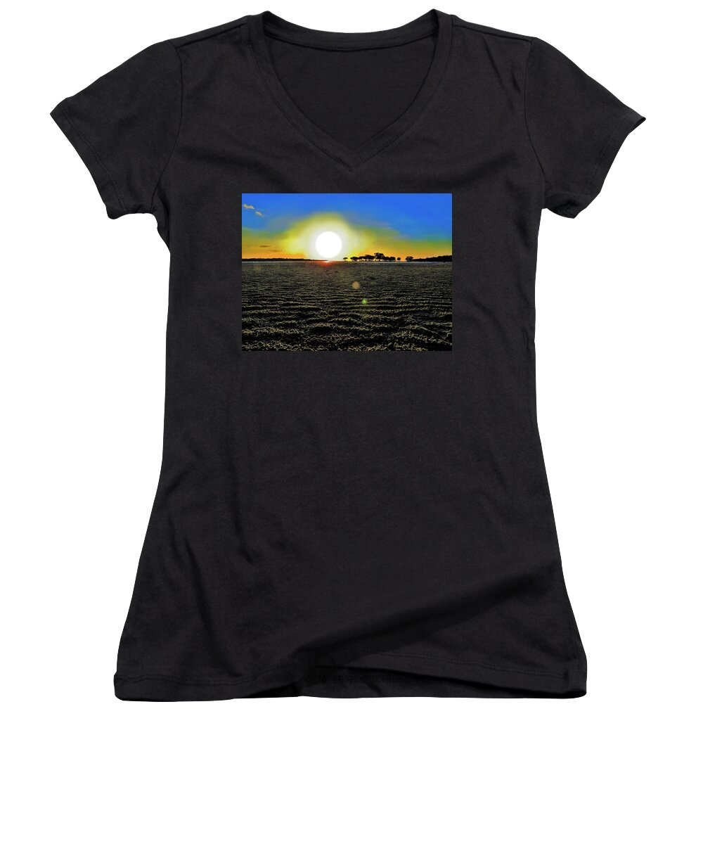 Weipa Women's V-Neck featuring the photograph Weipa Beach Large Sun Sets by Joan Stratton