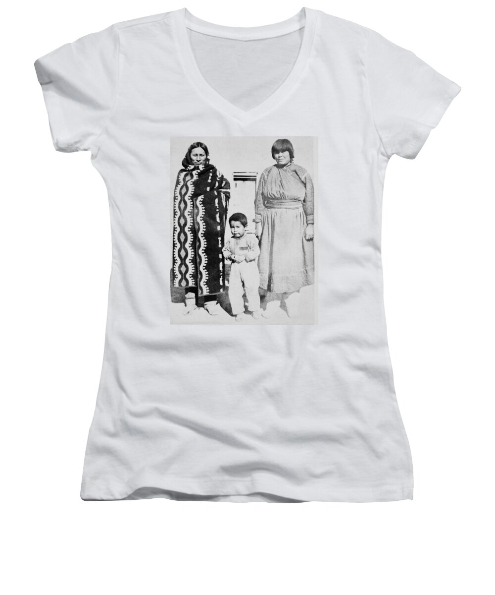 1925 Women's V-Neck featuring the photograph Maria Martinez (1887-1980) by Granger