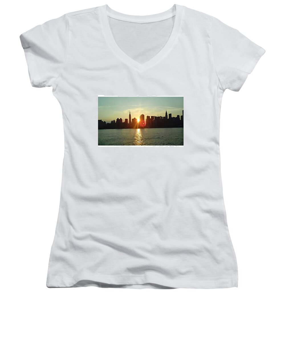 Summer Women's V-Neck featuring the photograph Best Place I've Ever Been ❤ #newyork by Photografree Studios