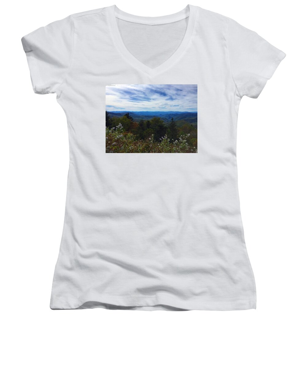 Nature Women's V-Neck featuring the photograph Caney Fork Overlook by Richie Parks