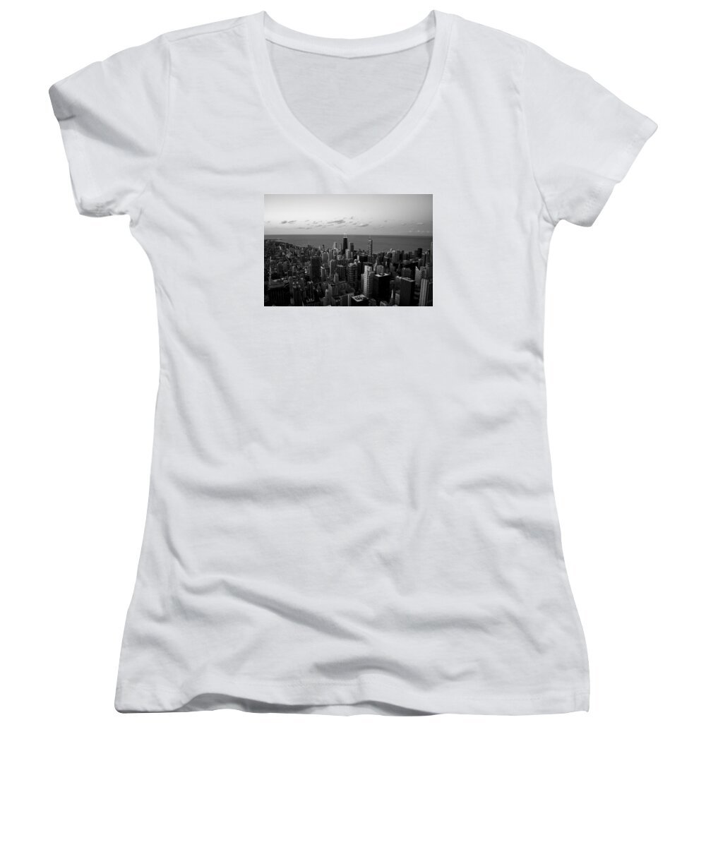 Sunset Women's V-Neck featuring the photograph Chicago Skyline BW by Richard Zentner