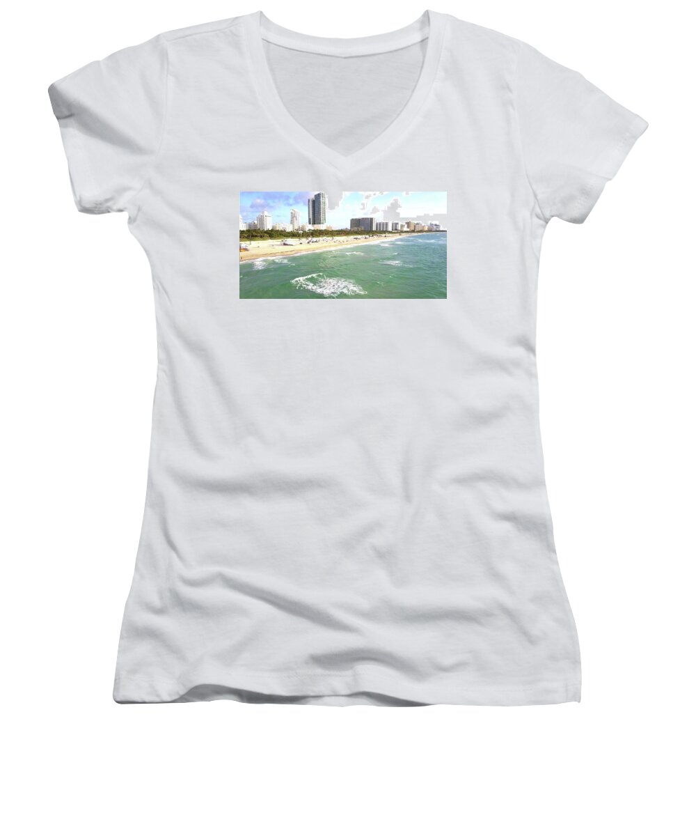 South Beach Women's V-Neck featuring the photograph Floating by Michael Albright