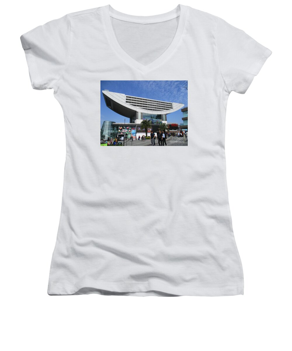 Hong Kong Women's V-Neck featuring the photograph Victoria Peak 3 by Randall Weidner