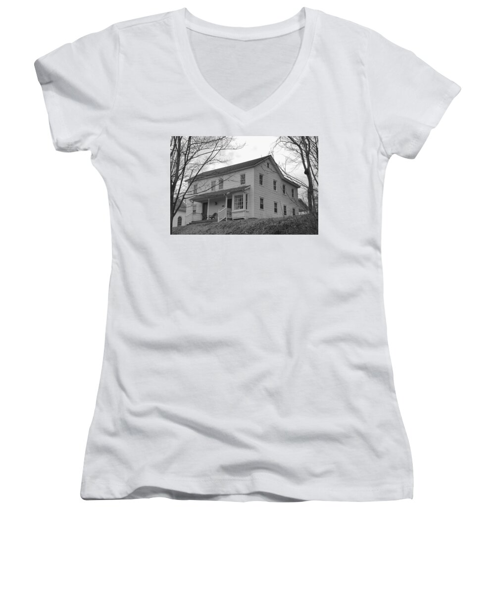 Waterloo Village Women's V-Neck featuring the photograph Pastors House - Waterloo Village by Christopher Lotito