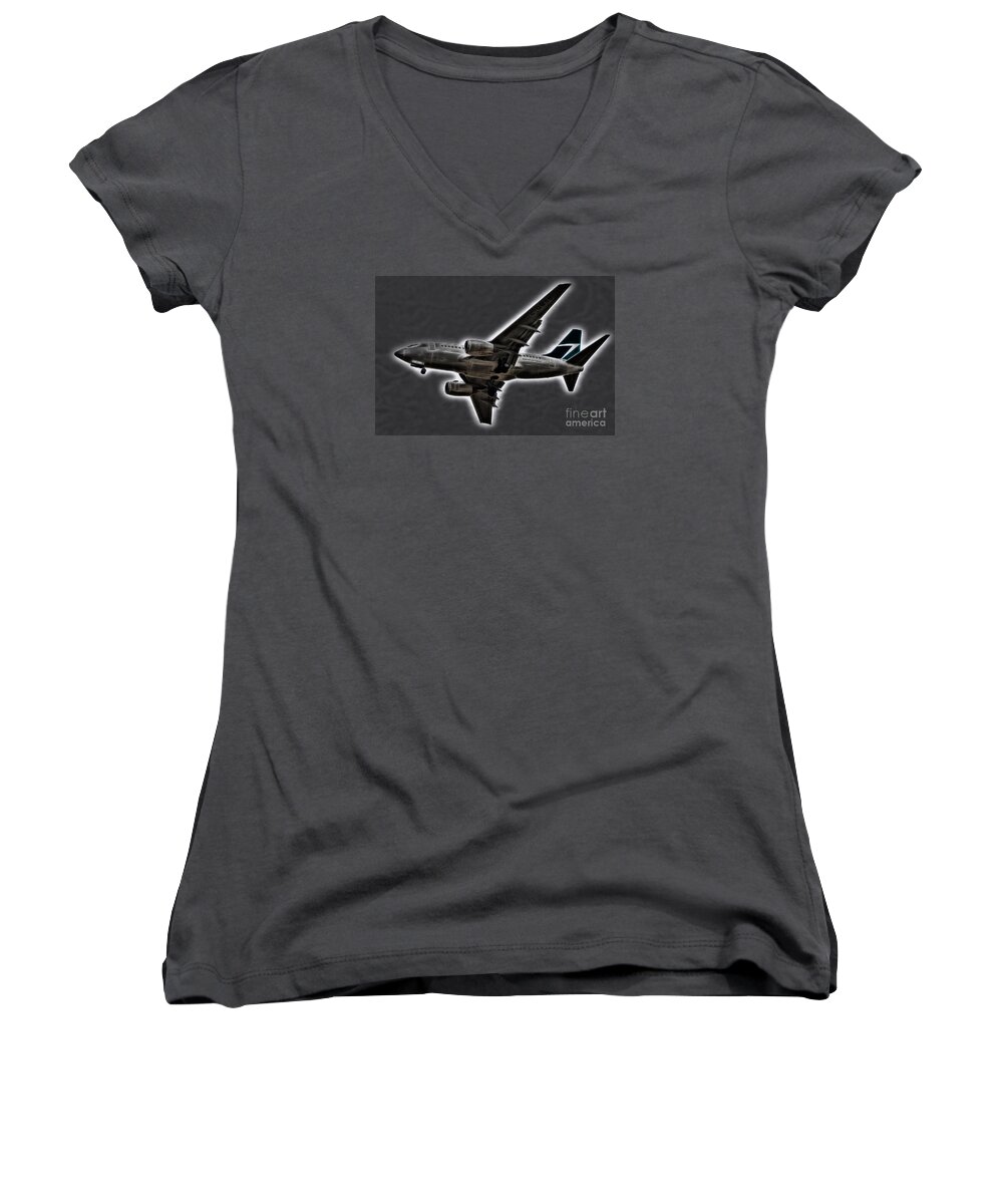 Airline Women's V-Neck featuring the photograph Boeing 737 #1 by Les Palenik