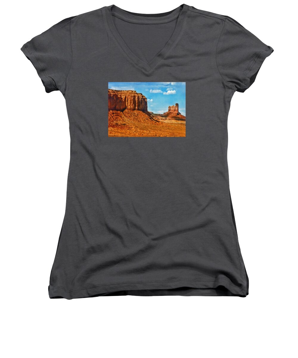 U.s.a. Women's V-Neck featuring the photograph Witnesses of Time - Duvet Covers by Hanny Heim