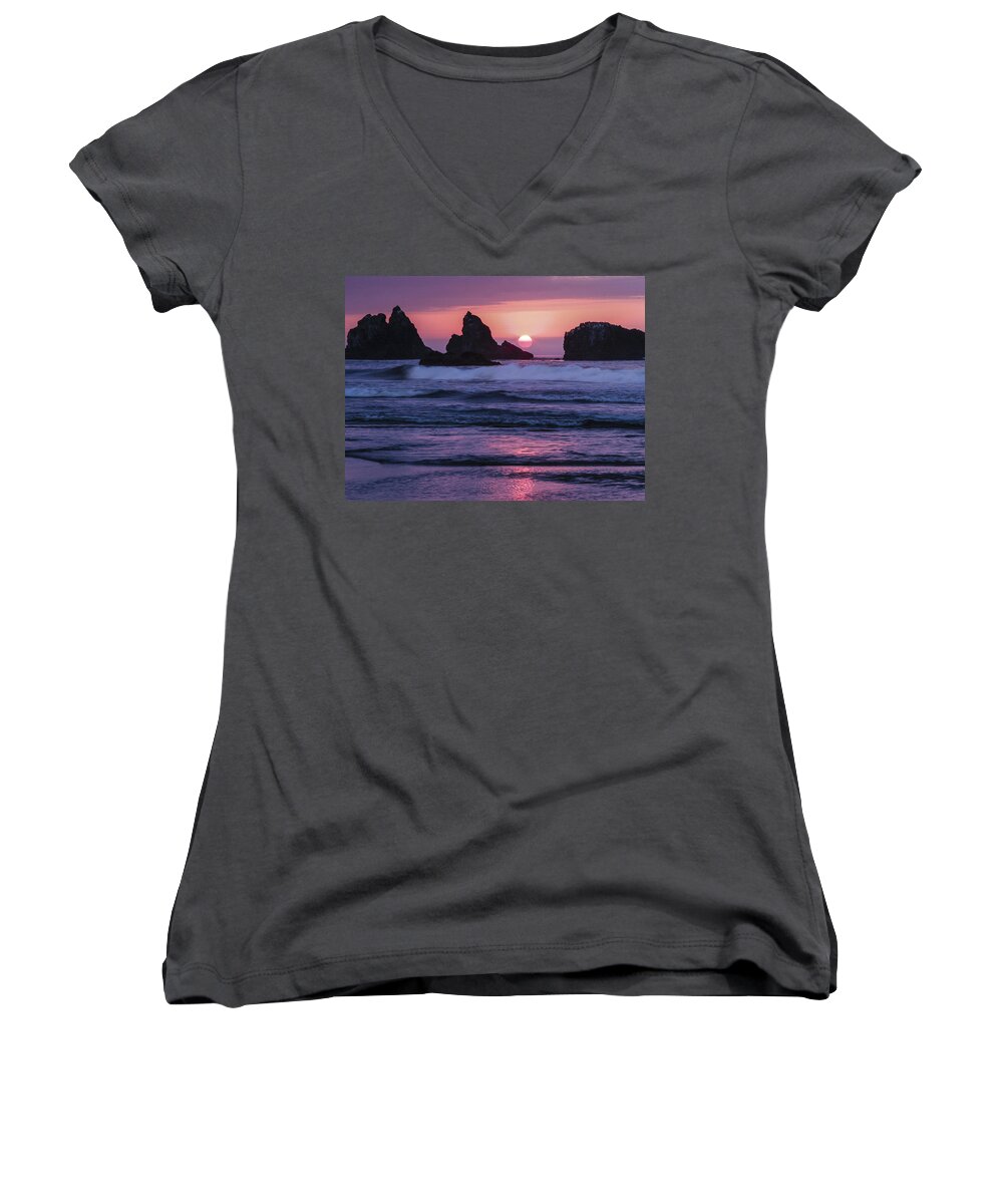 Beach Women's V-Neck featuring the photograph Bandon Beach Sunset by Jean Noren