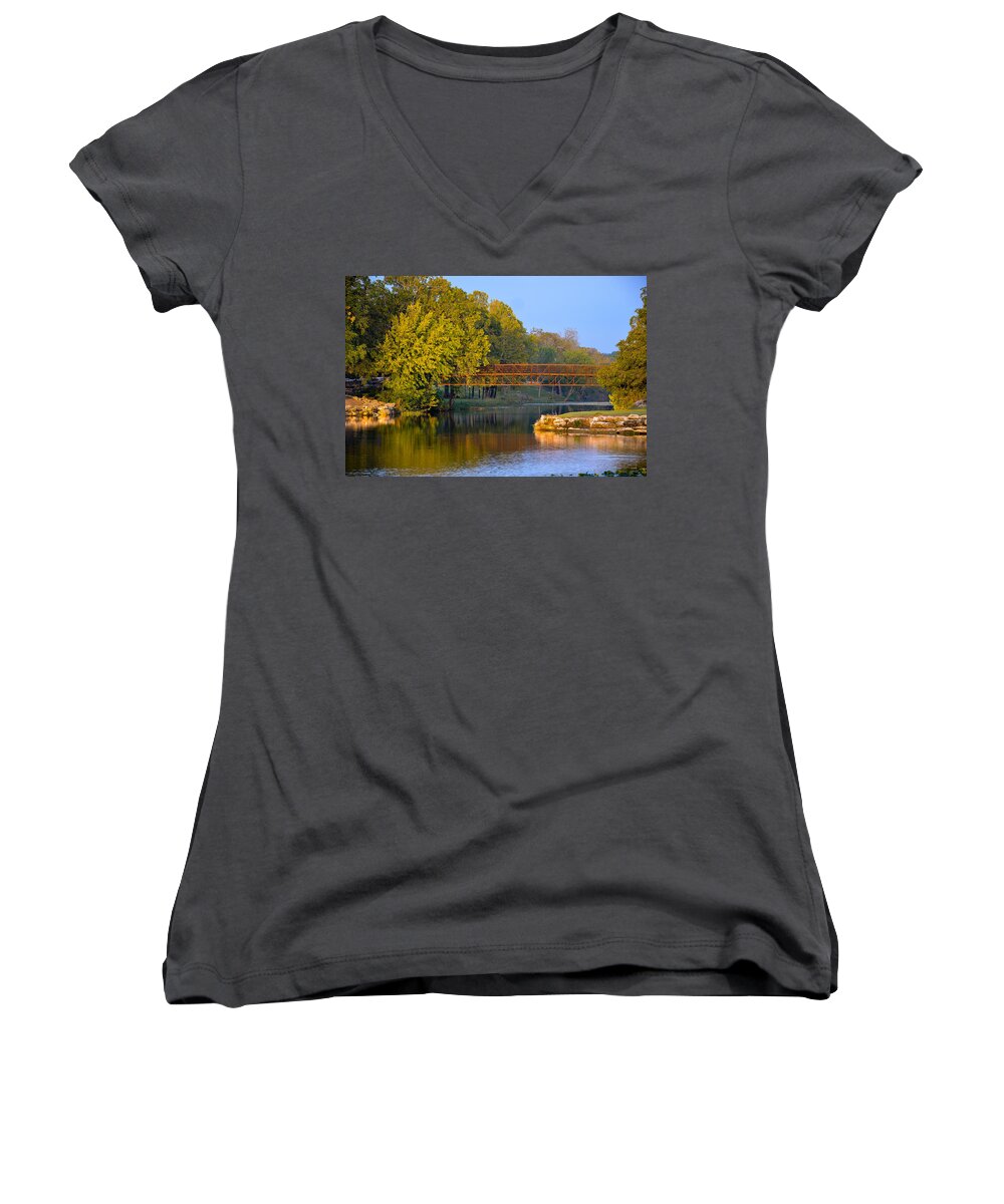 Pond Women's V-Neck featuring the photograph Berry Creek bridge by John Johnson
